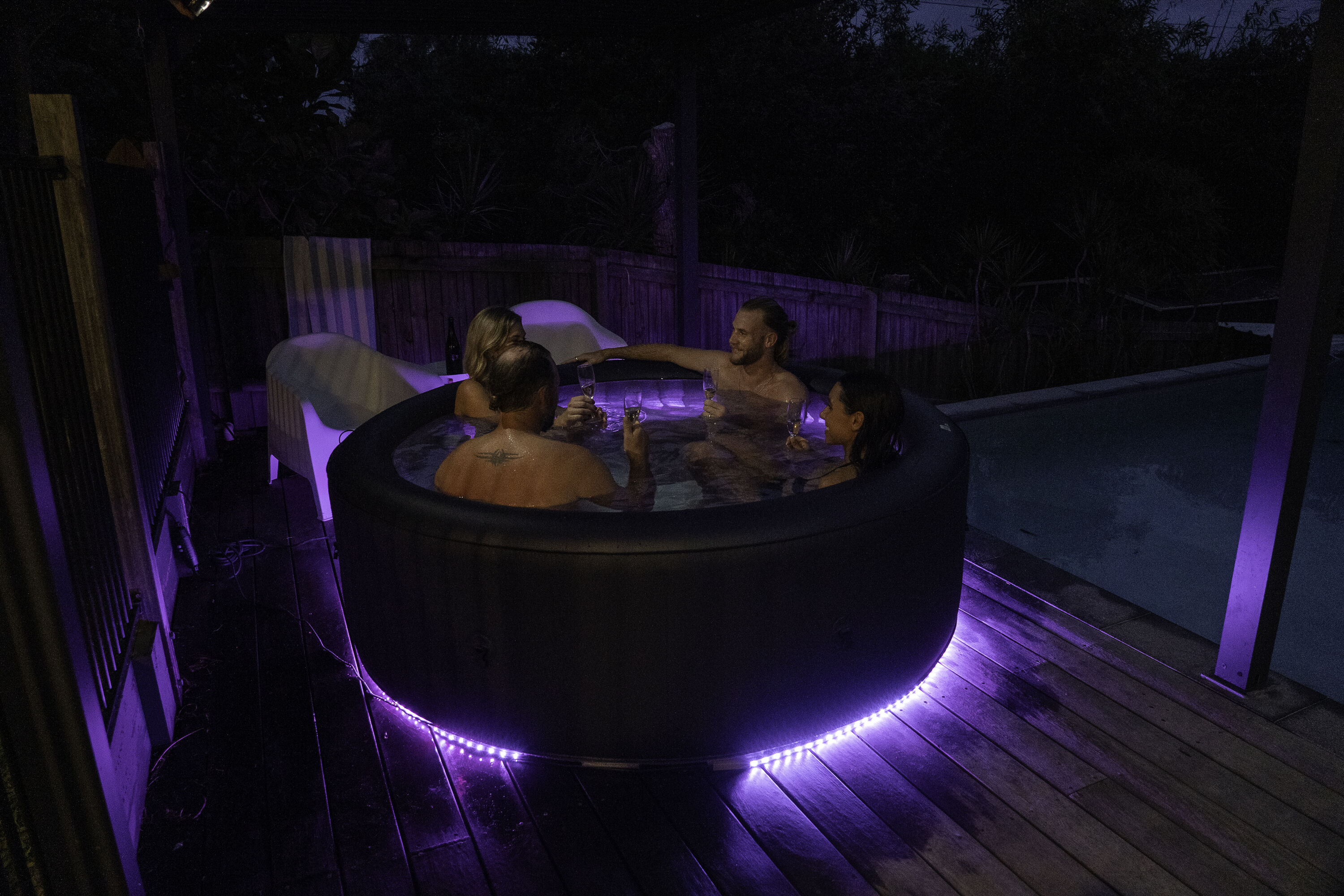 MSpa "Aurora" Inflatable Hot Tub 6-Person Portable Jetted Spa