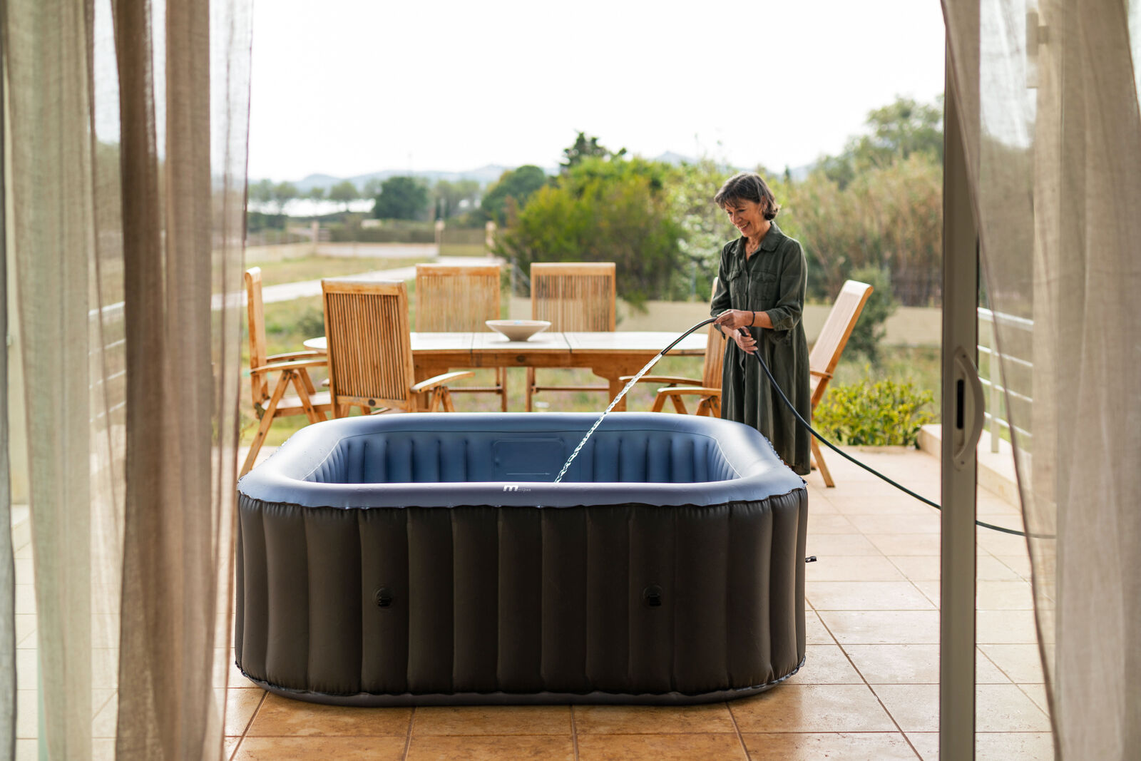 MSpa "Tekapo" Inflatable Hot Tub 6-Person Portable Jetted Spa