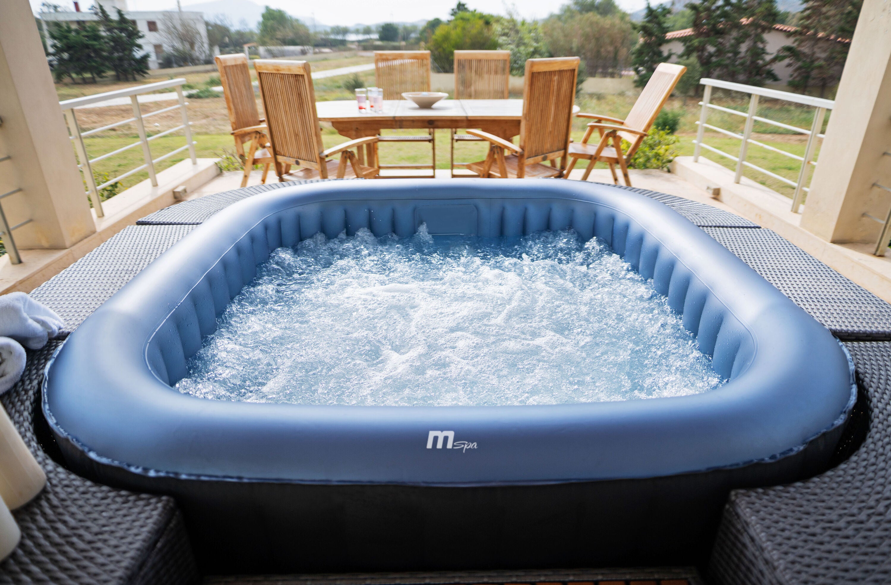 MSpa "Tekapo" Inflatable Hot Tub 6-Person Portable Jetted Spa