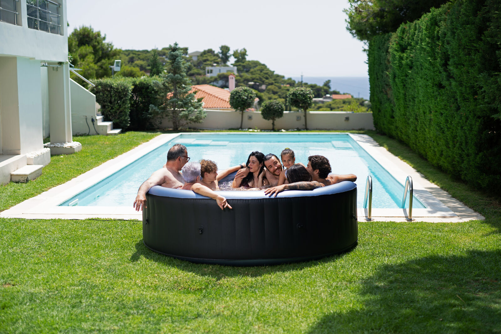 MSpa "Bergen" Inflatable Hot Tub 6-Person Portable Jetted Spa