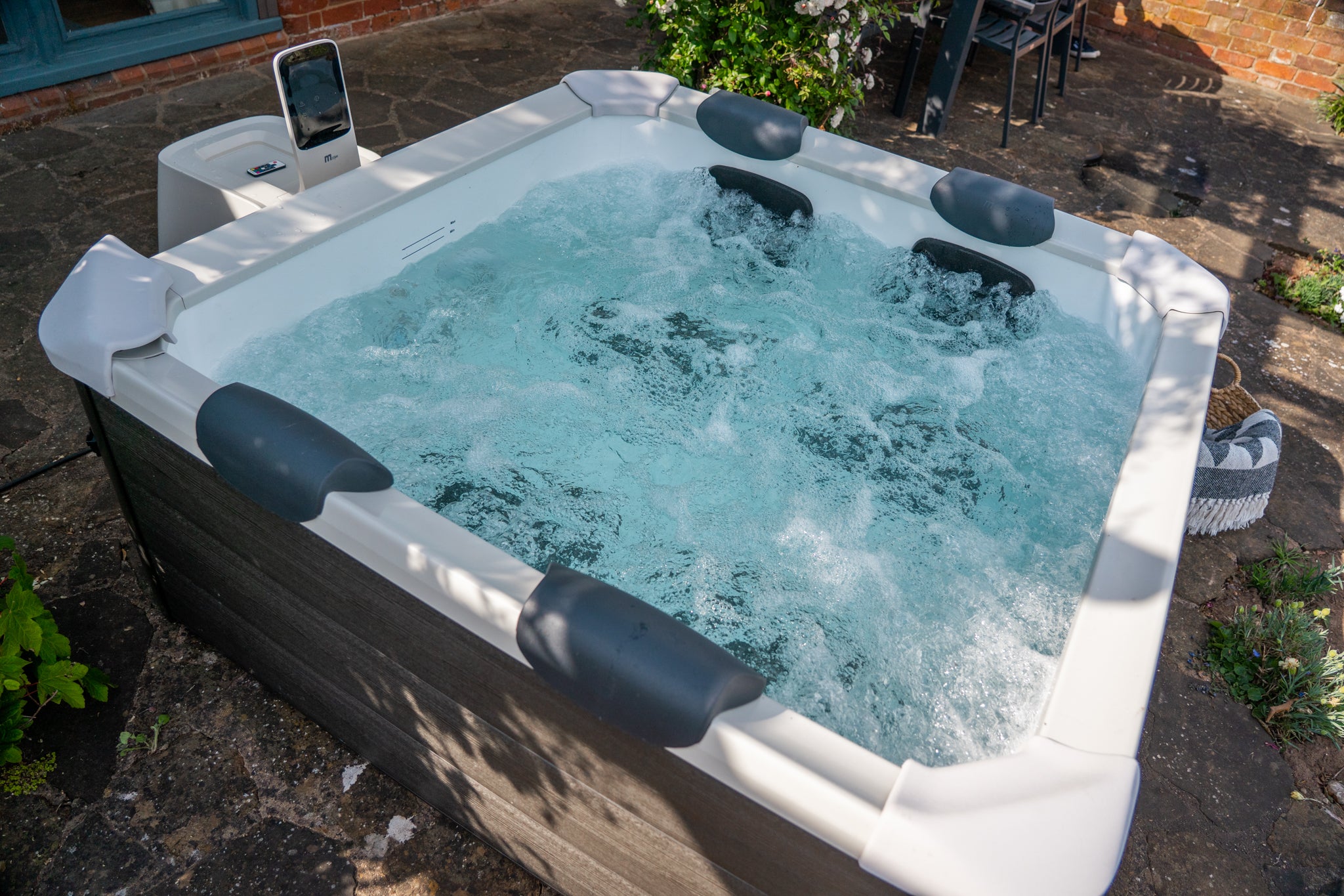 MSpa "Oslo" Jetted Hot Tub | Portable Rigid Spa w/ WiFI