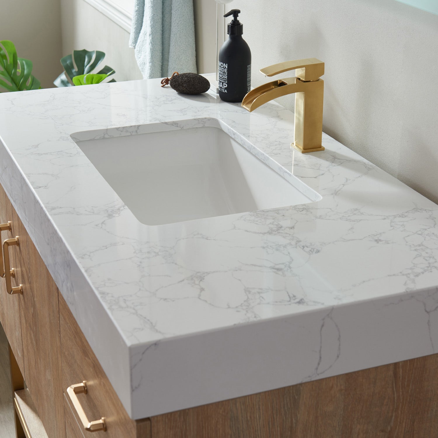 Vinnova Alistair 42" Bathroom Vanity Set in American Oak w/ White Grain Stone Countertop | 789042-NO-GW