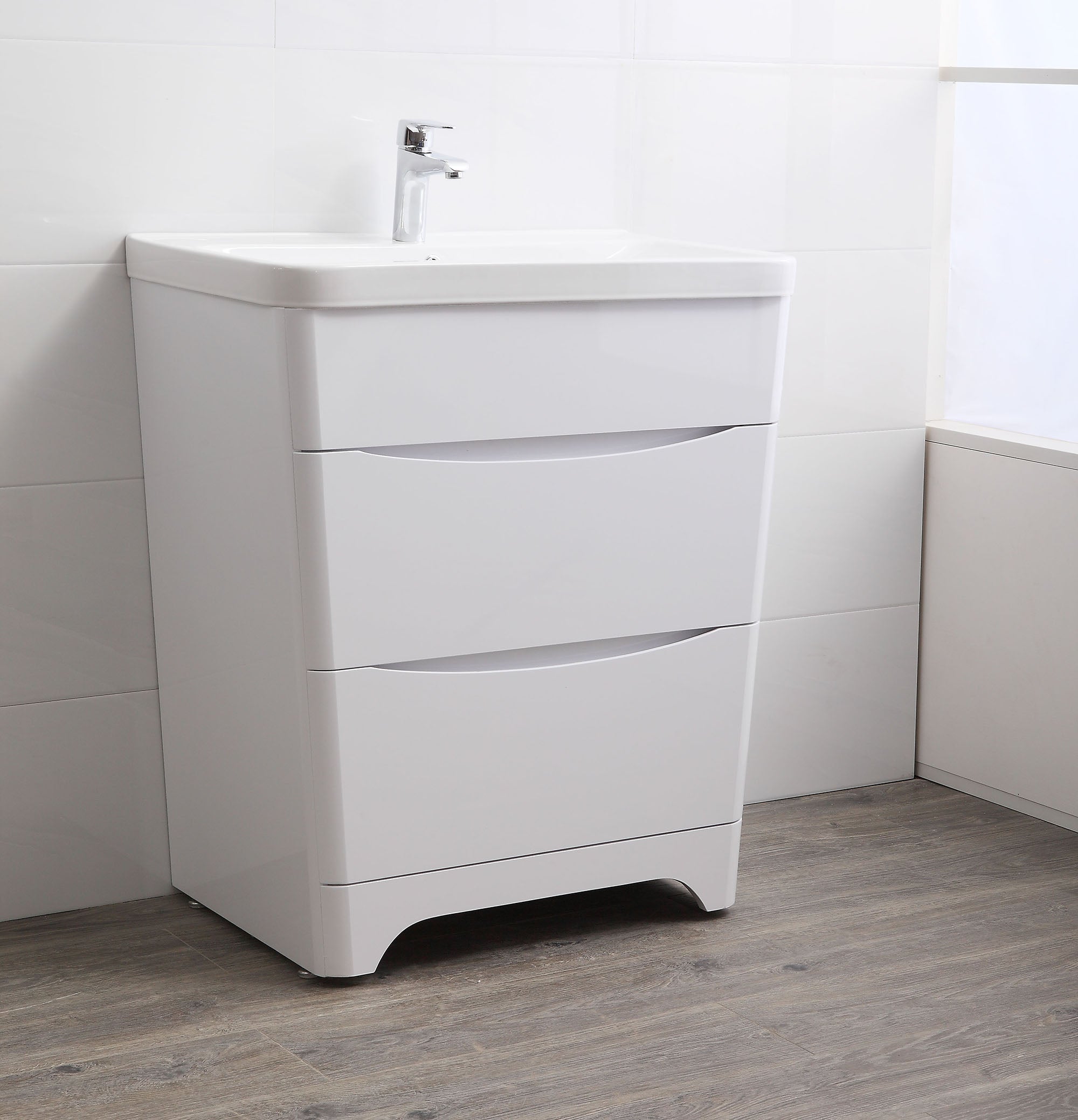 Legion Furniture 31" White Bathroom Vanity & Sink - WM8932-W (31″x18″x36″)