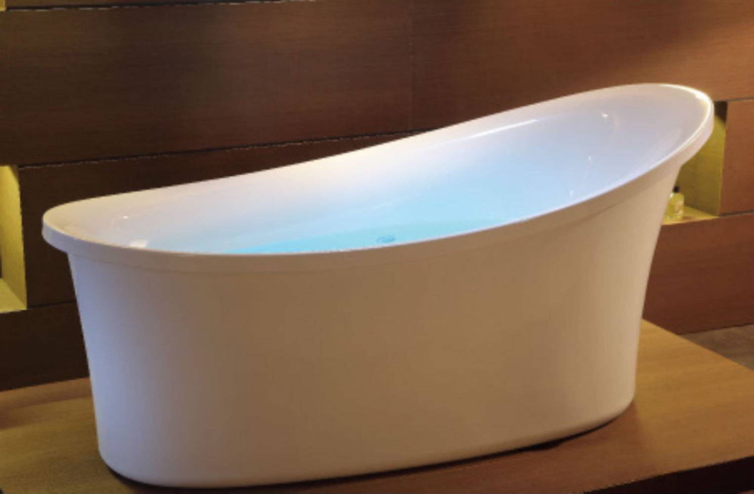 EAGO AM1800 Air Bubble Bathtub White Free Standing Oval (70-inch)
